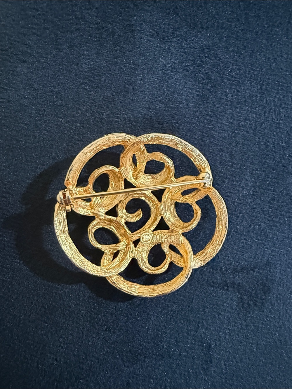 Women’s Gold Brooches Statement Jewelry - Picture 3 of 4